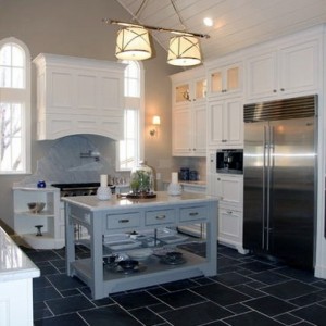 Сланцевые полы на кухне