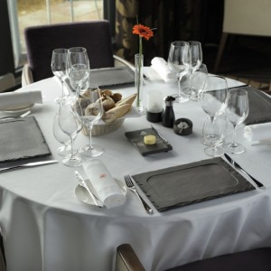 Сервировка стола в Английских традициях - Сланцевая посуда Welsh Slate Slateware