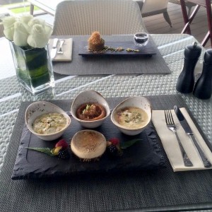 Сланцевая посуда Welsh Slate Slateware в ресторане SevenSands Дубаи, Эмираты, ОАЭ